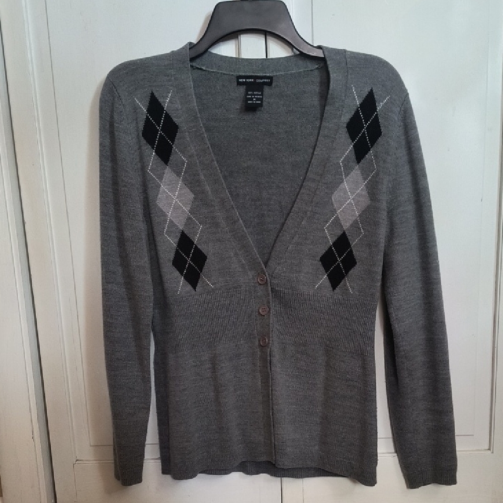 New York & Company Gray Argyle Cardigan M